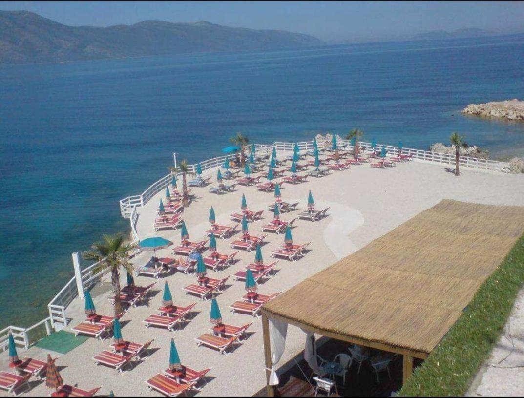 Hotel Roi Radhimë Extérieur photo
