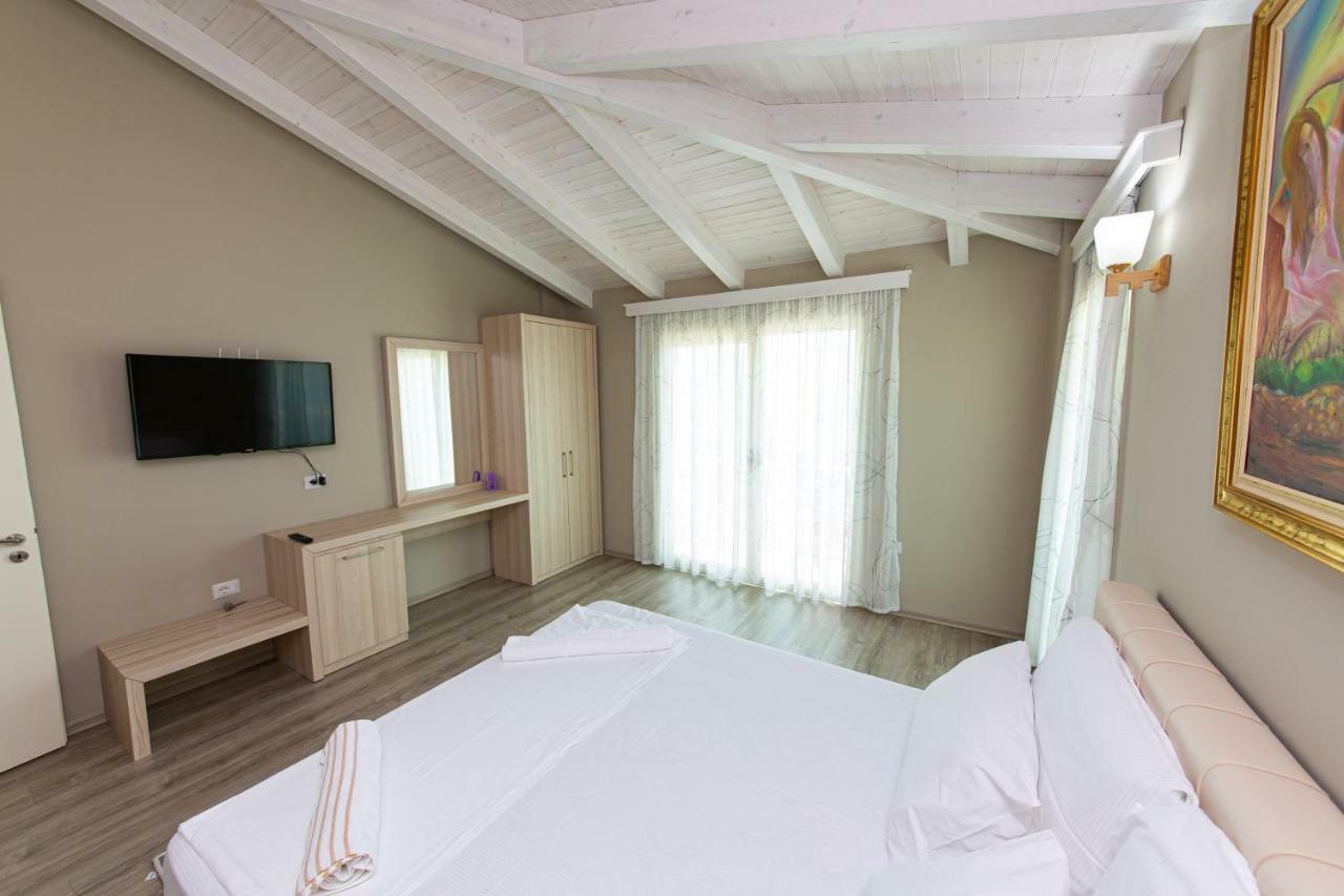 Hotel Roi Radhimë Extérieur photo